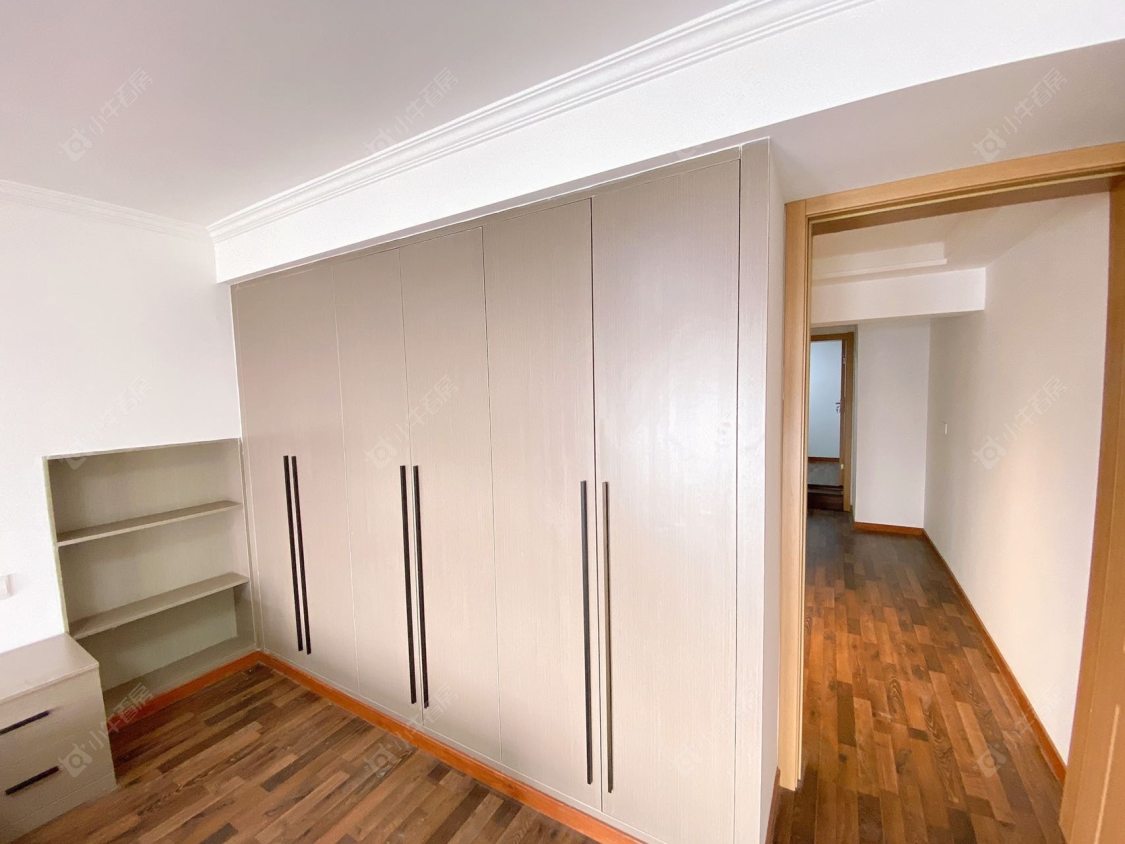 常州亚泰财富中心在租房源室内图_小牛看房