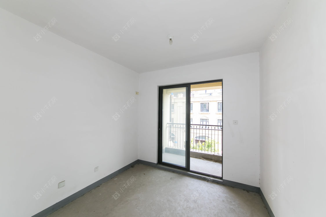 常州绿地香奈别墅区在售二手房源室内图_小牛看房