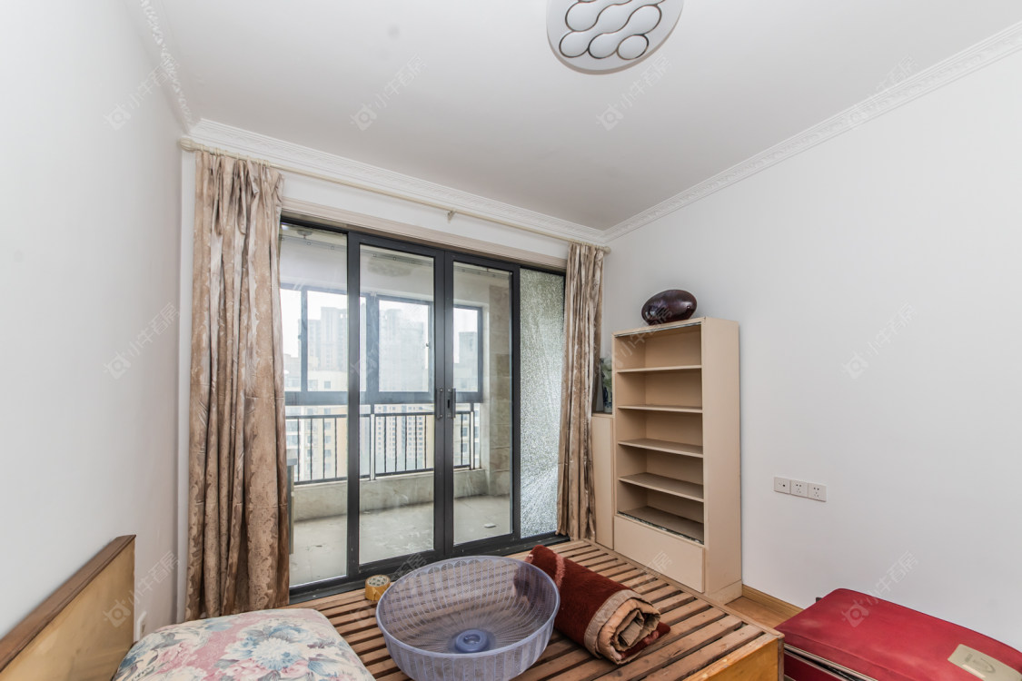 常州世茂香槟湖二期在售二手房源室内图_小牛看房