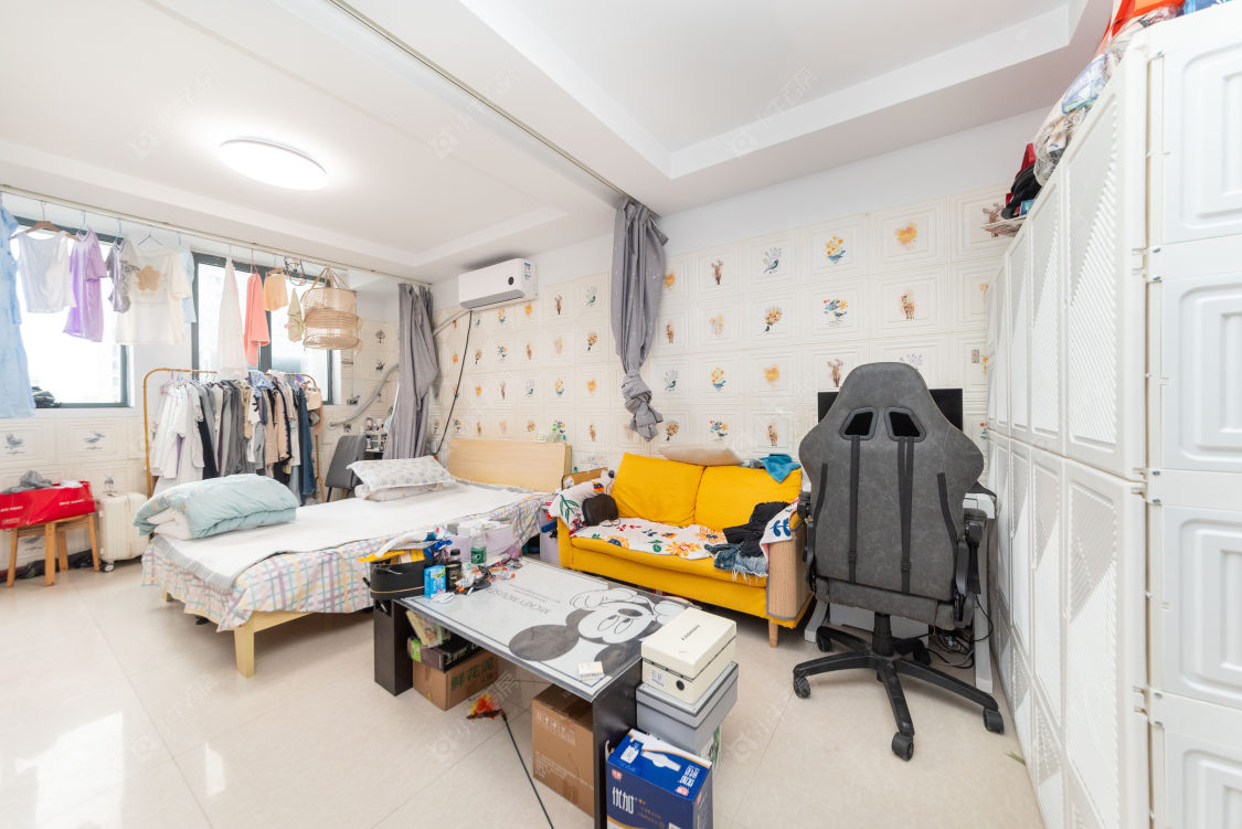 常州亚泰财富中心在售二手房源室内图_小牛看房