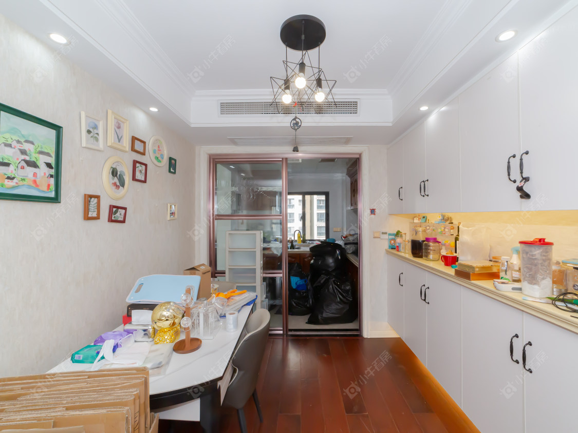 常州世茂香槟湖二期在售二手房源室内图_小牛看房