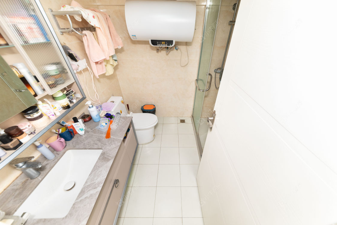 常州亚泰财富中心在售二手房源室内图_小牛看房