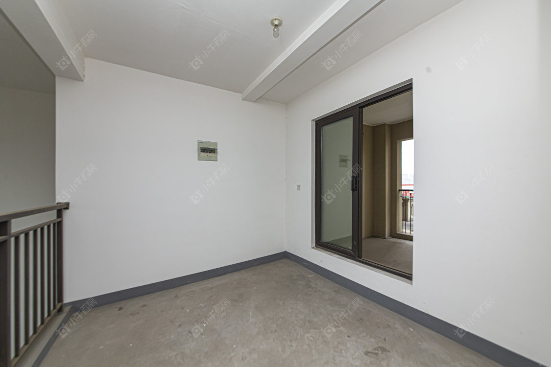 常州绿地香奈别墅区在售二手房源室内图_小牛看房