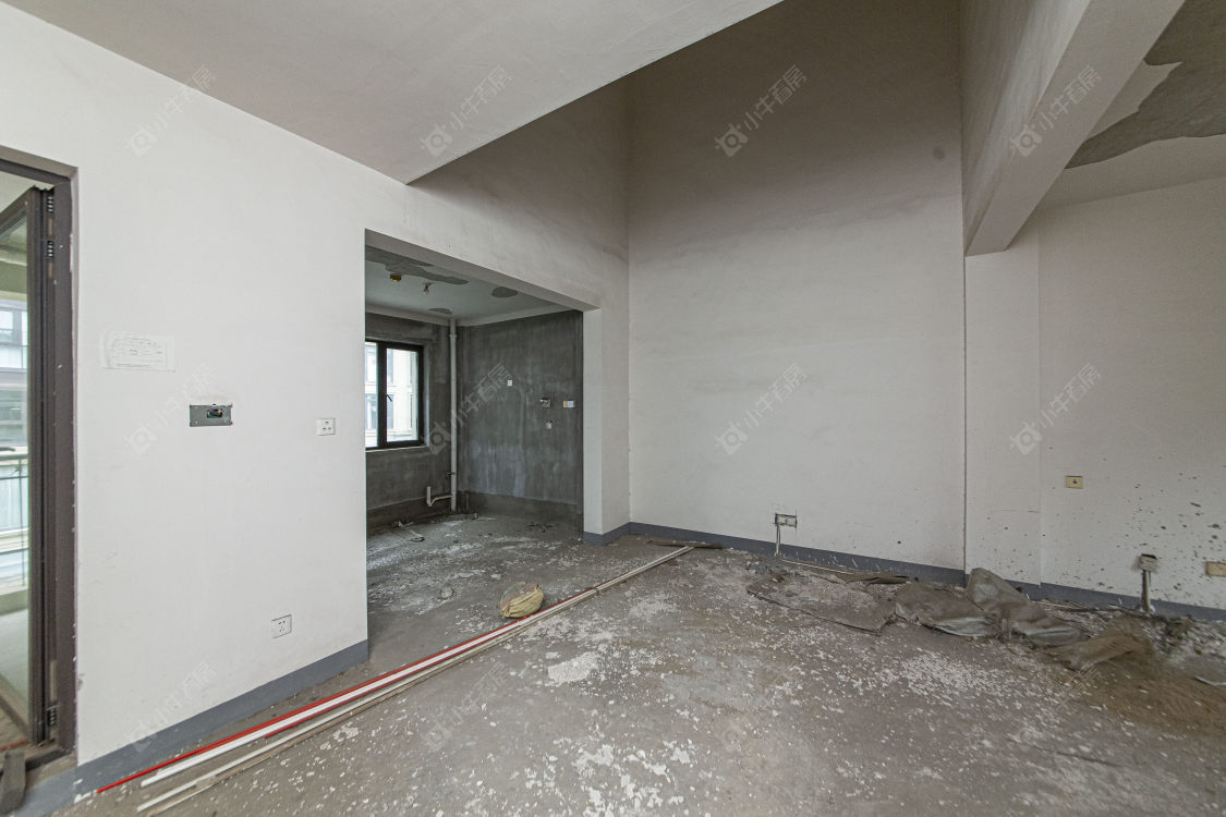 常州绿地香奈别墅区在售二手房源室内图_小牛看房