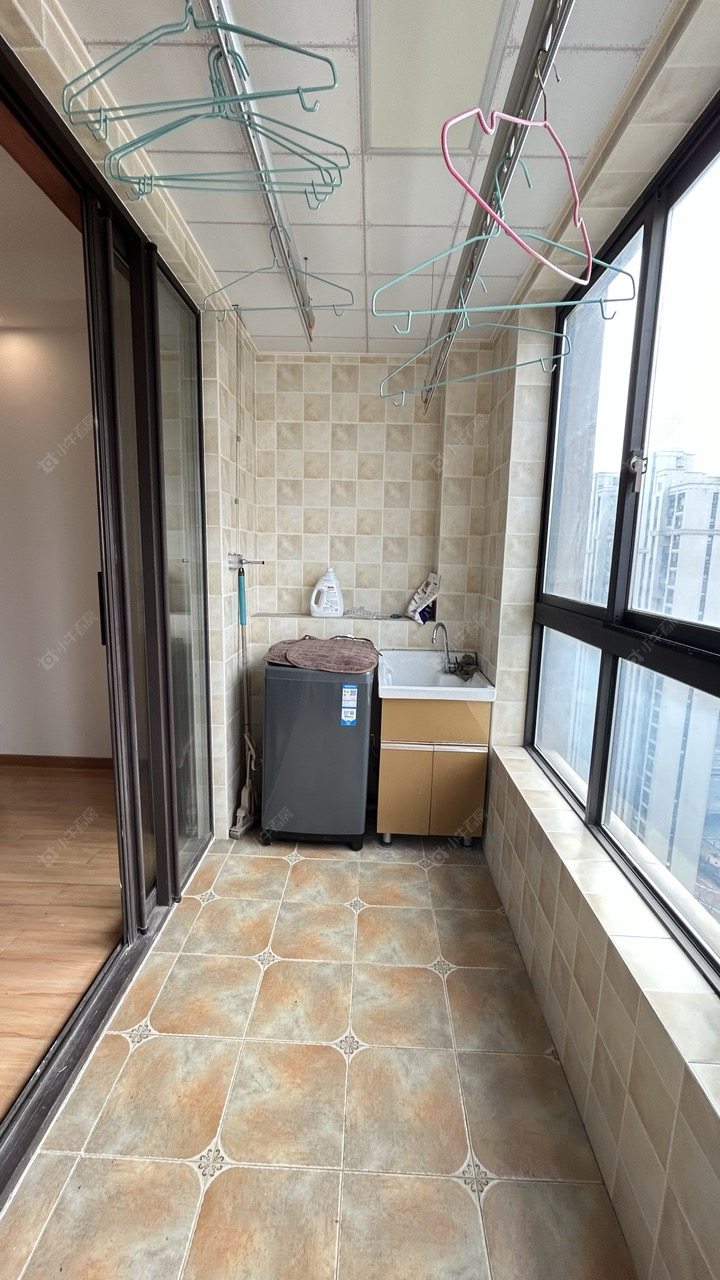 常州世茂香槟湖三期在租房源室内图_小牛看房