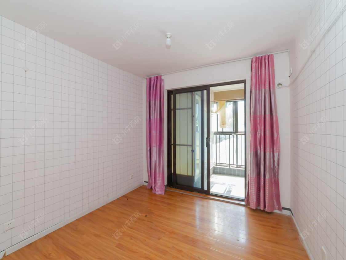 常州世茂香槟湖四期在售二手房源室内图_小牛看房