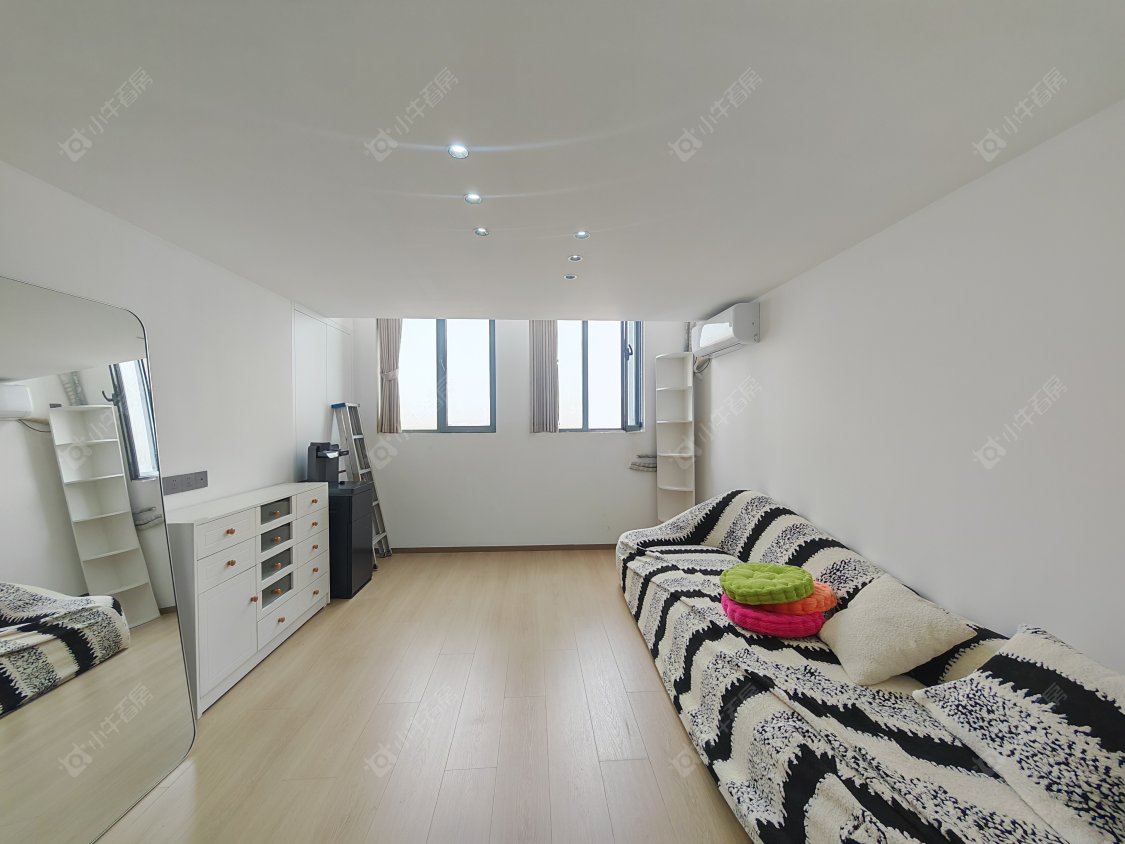 常州亚泰财富中心在租房源室内图_小牛看房