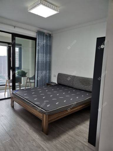 常州世茂香槟湖五期在租房源室内图_小牛看房