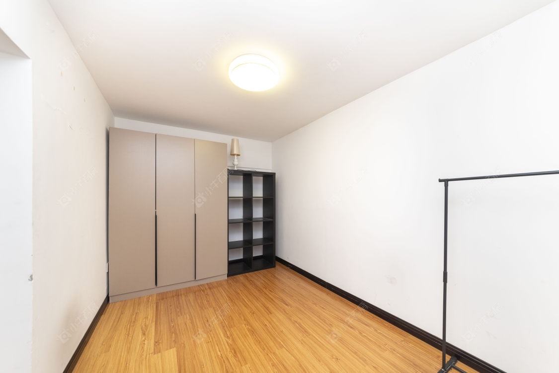 常州亚泰财富中心在售二手房源室内图_小牛看房