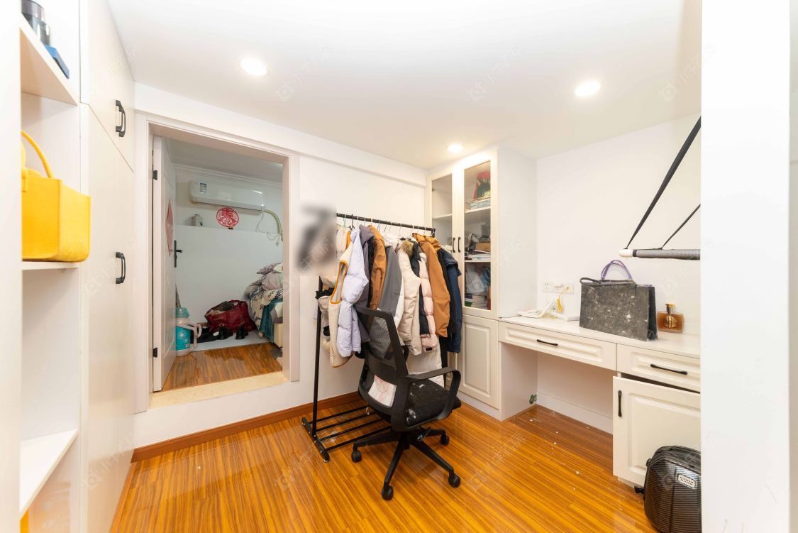 常州亚泰财富中心在售二手房源室内图_小牛看房