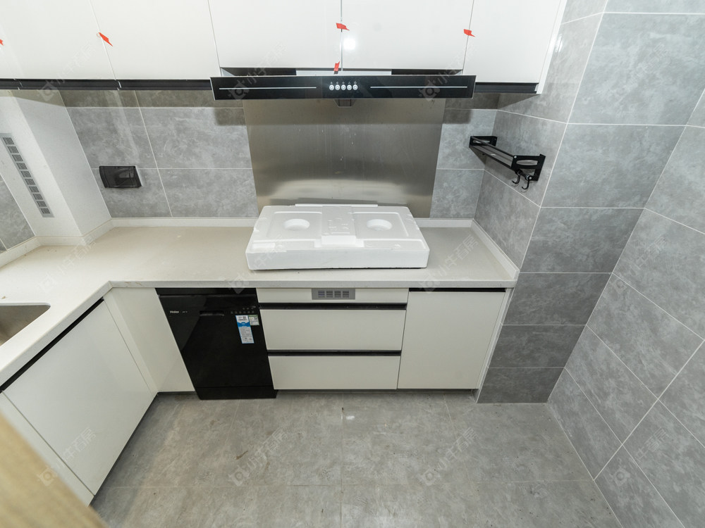 常州绿地香港名墩道在售二手房源室内图_小牛看房