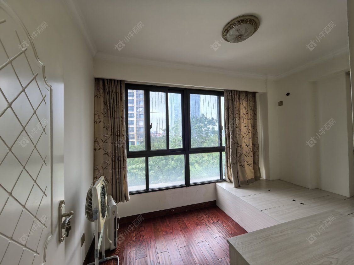 常州世茂香槟湖二期在租房源室内图_小牛看房