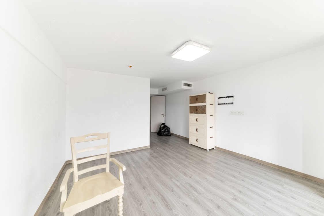 常州亚泰财富中心在售二手房源室内图_小牛看房