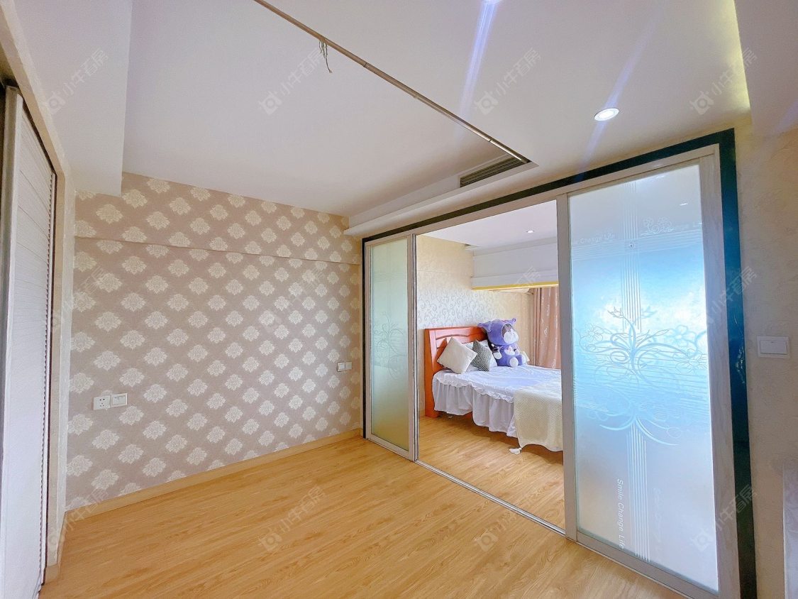 常州亚泰财富中心在租房源室内图_小牛看房