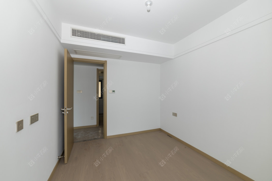 常州绿地香港名墩道在售二手房源室内图_小牛看房