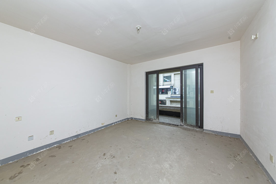 常州绿地香奈别墅区在售二手房源室内图_小牛看房