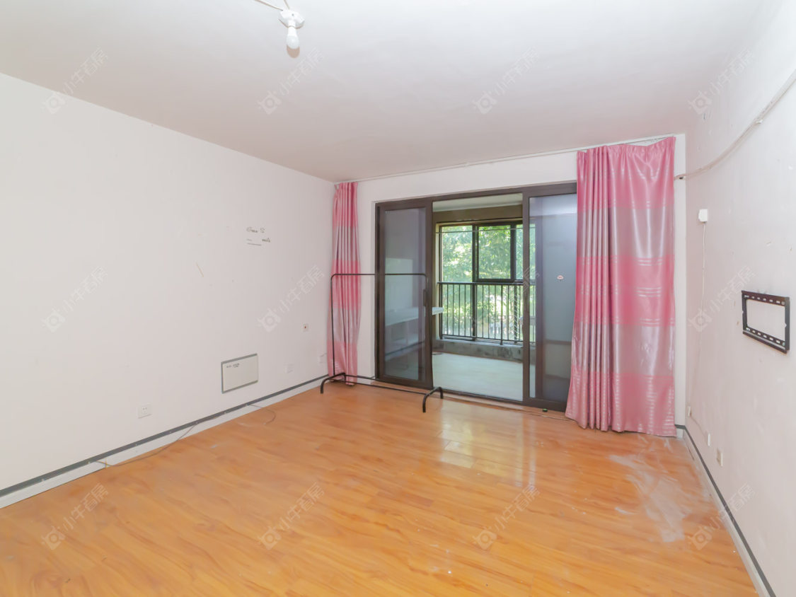 常州世茂香槟湖四期在售二手房源室内图_小牛看房