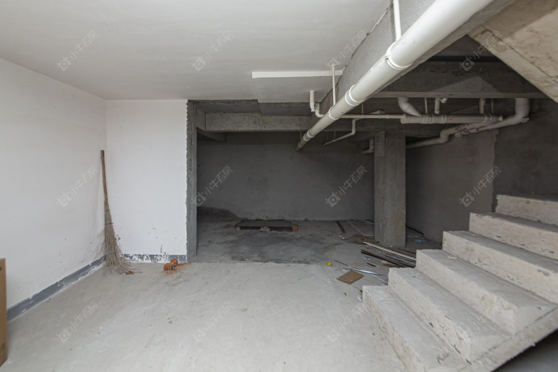 常州绿地香奈别墅区在售二手房源室内图_小牛看房