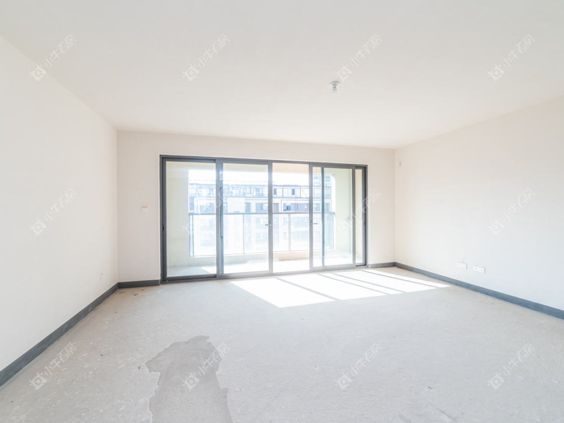 常州美的世茂云筑5室2厅3卫出租_小牛看房