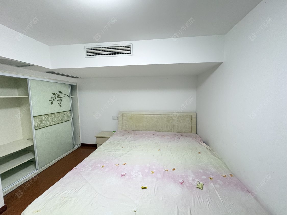 常州亚泰财富中心在租房源室内图_小牛看房