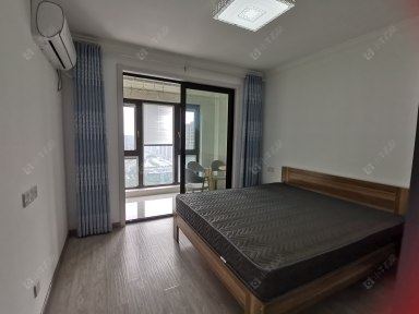 常州世茂香槟湖五期在租房源室内图_小牛看房