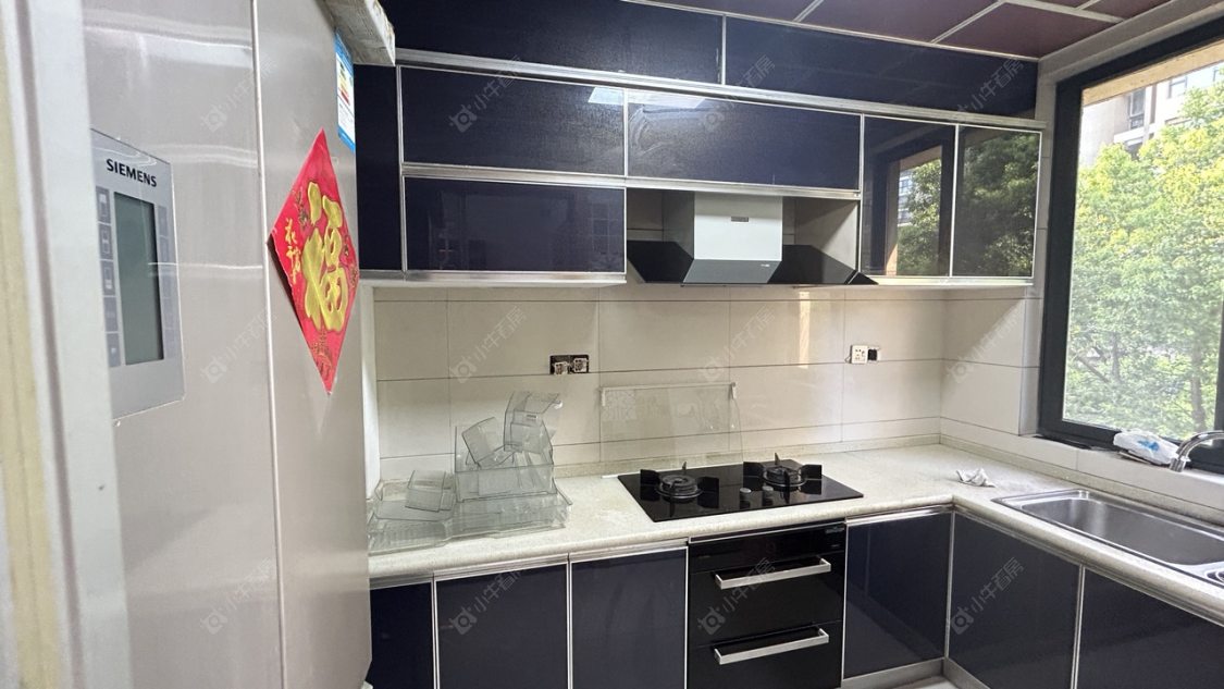 常州世茂香槟湖一期在租房源室内图_小牛看房