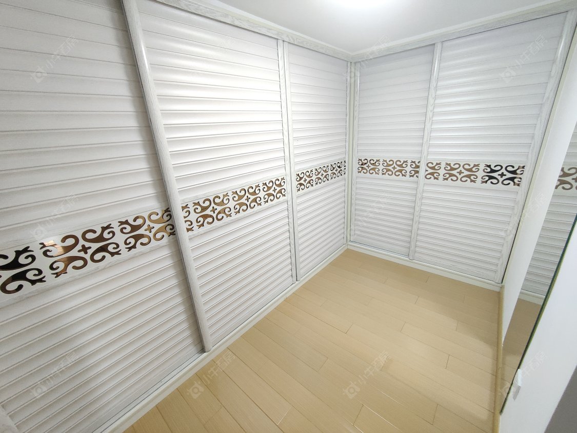 常州亚泰财富中心在租房源室内图_小牛看房