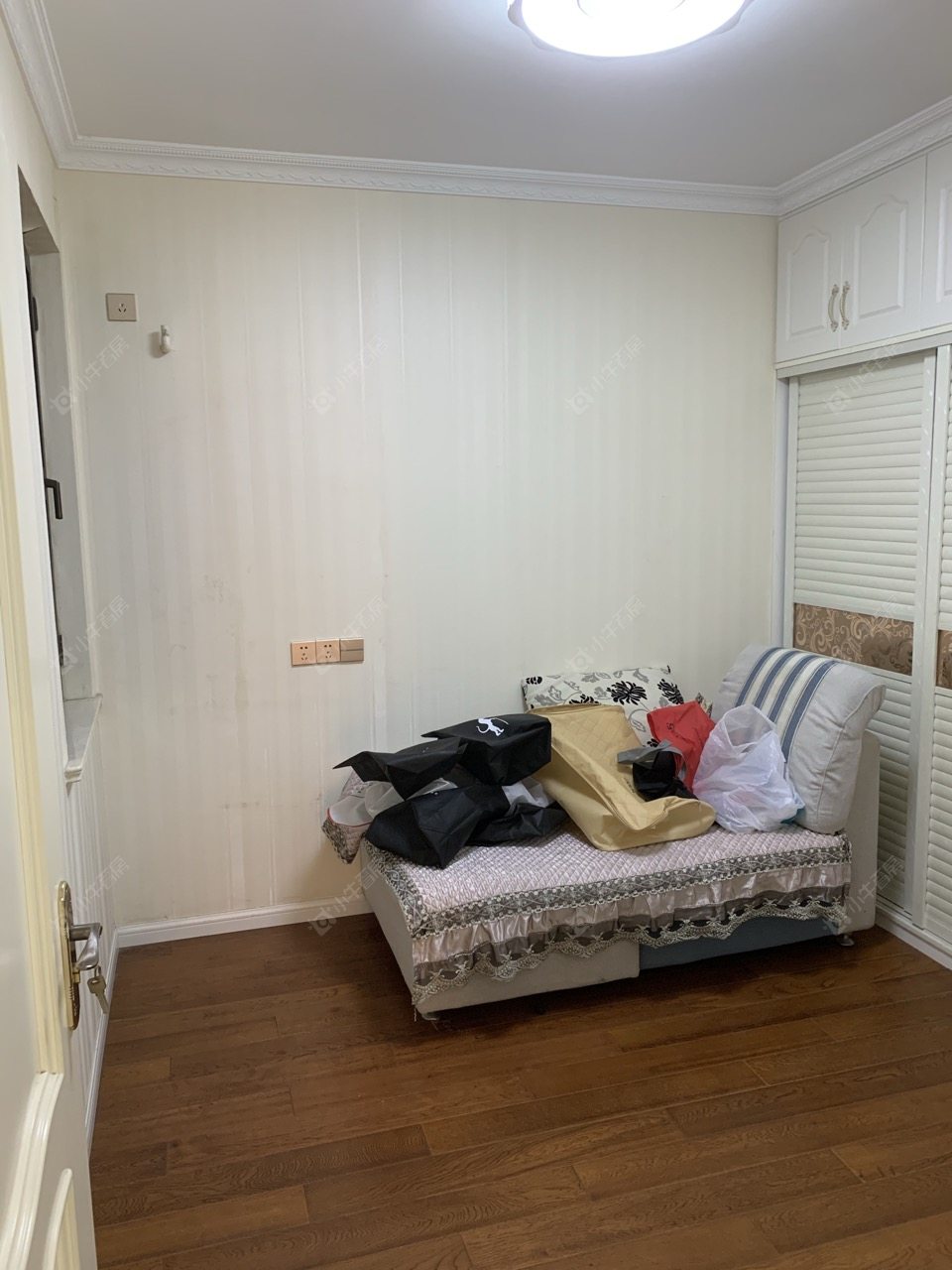 常州世茂香槟湖三期在租房源室内图_小牛看房