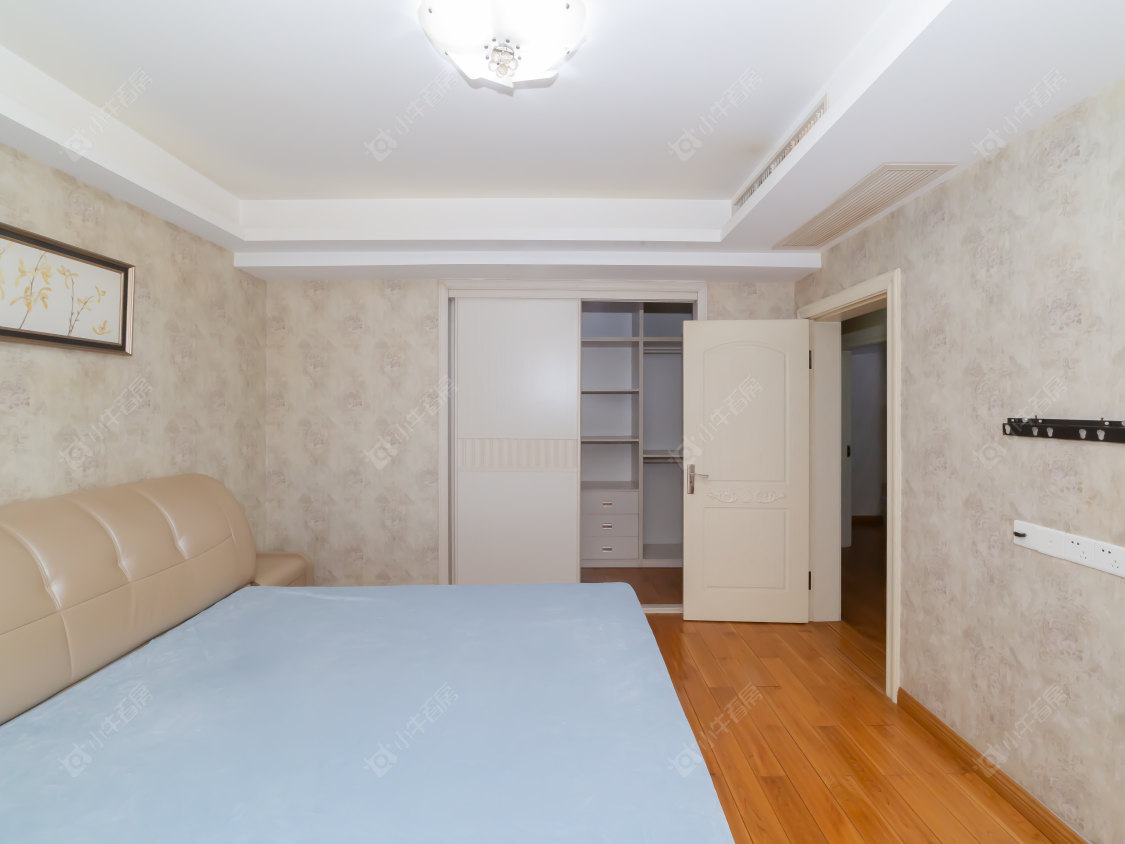 常州世茂香槟湖二期在售二手房源室内图_小牛看房