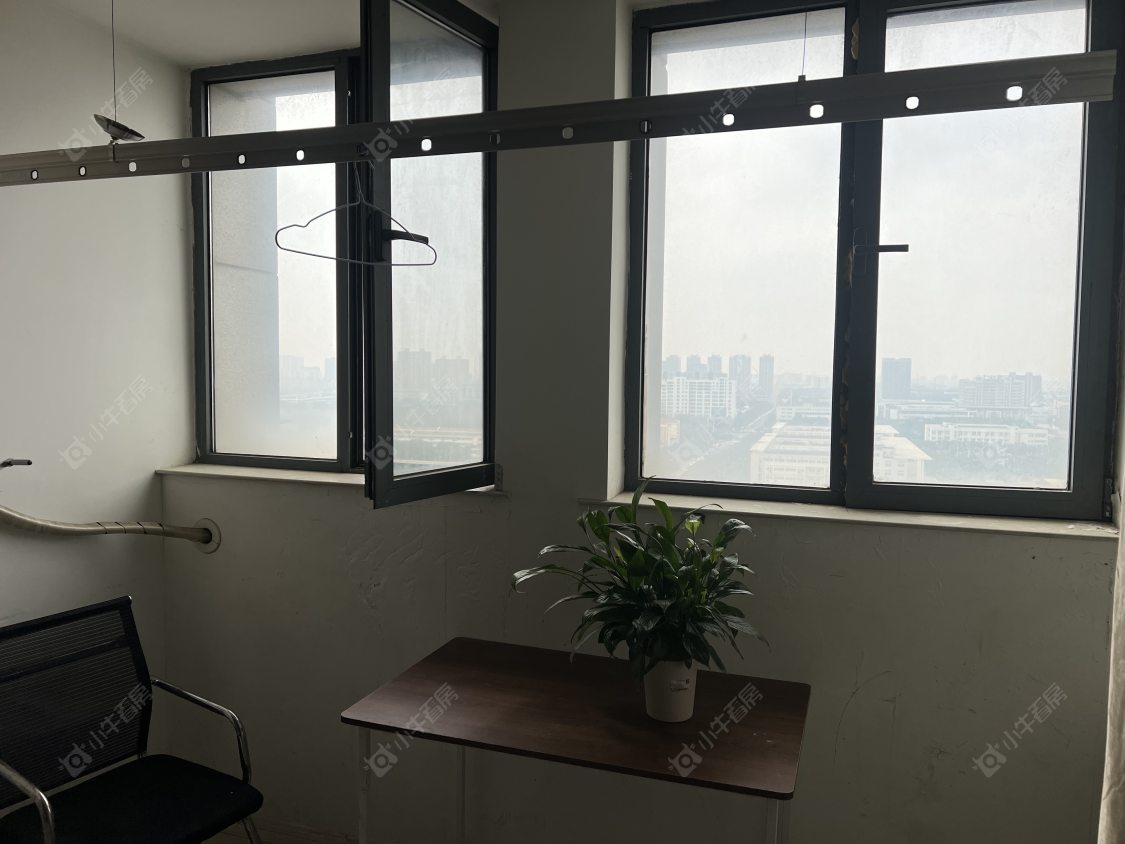 常州亚泰财富中心在租房源室内图_小牛看房