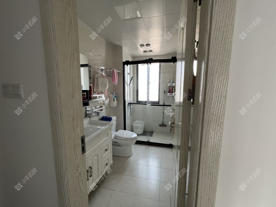 常州世茂香槟湖四期在租房源室内图_小牛看房