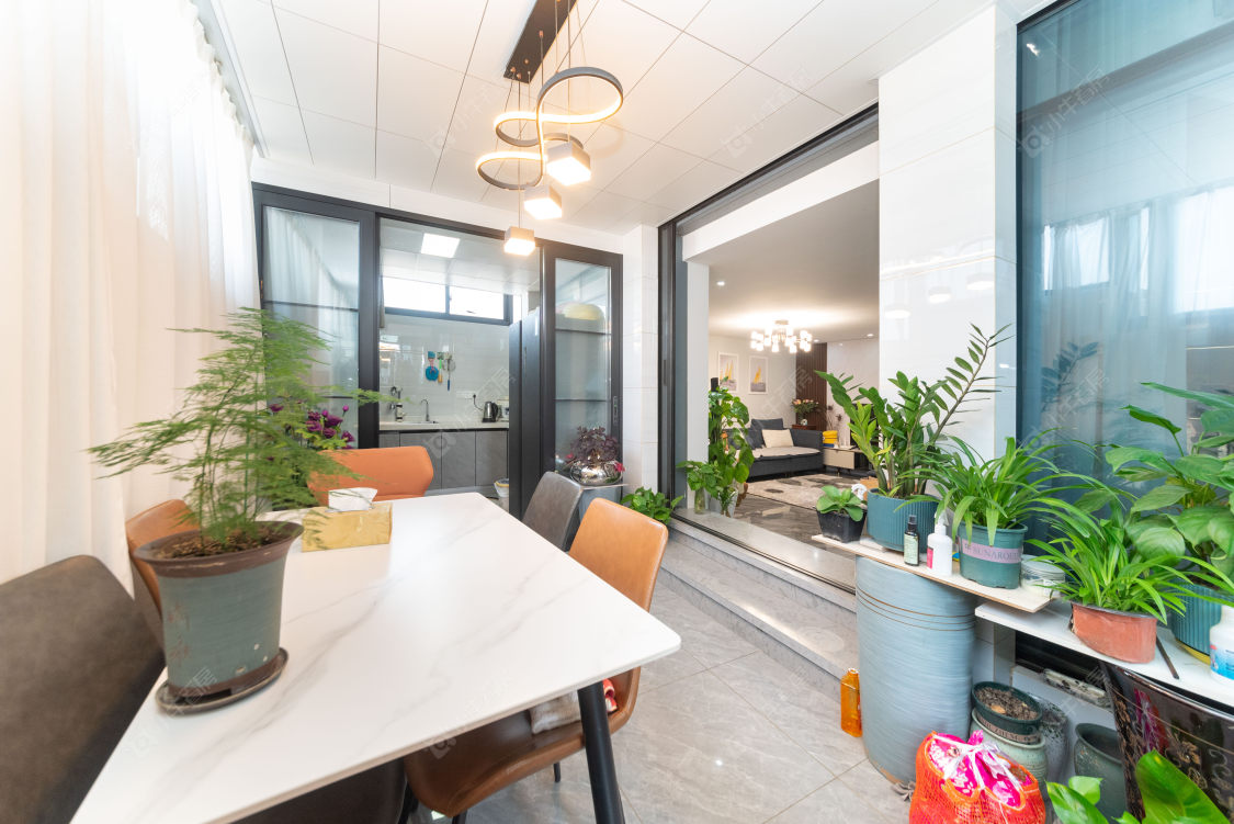 常州亚泰财富中心在售二手房源室内图_小牛看房