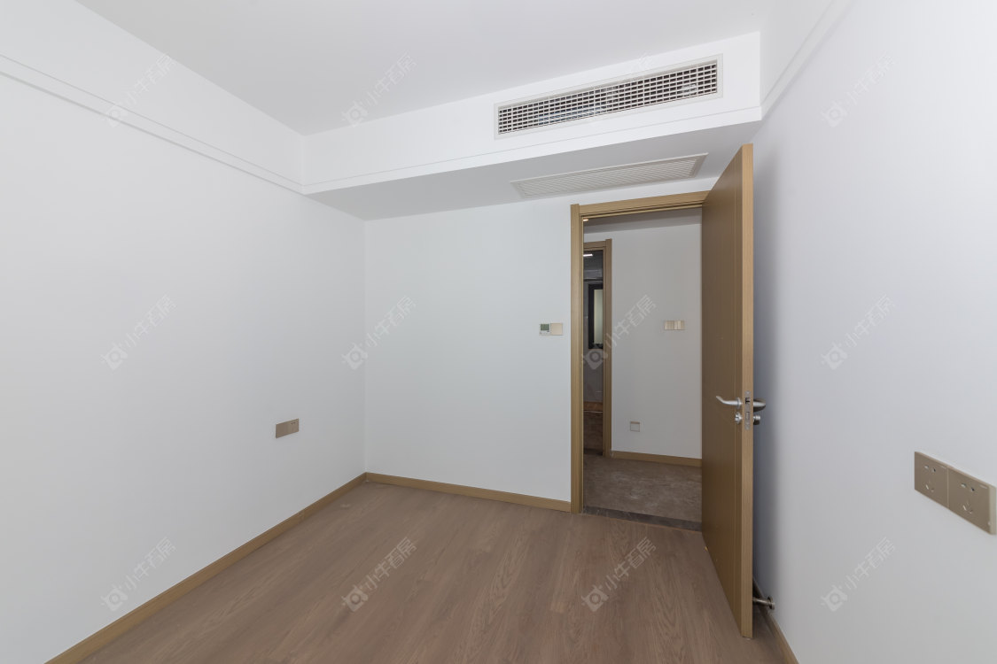 常州绿地香港名墩道在售二手房源室内图_小牛看房