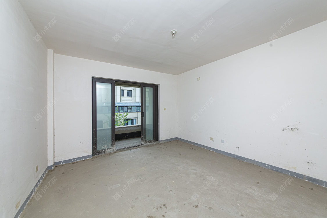 常州绿地香奈别墅区在售二手房源室内图_小牛看房