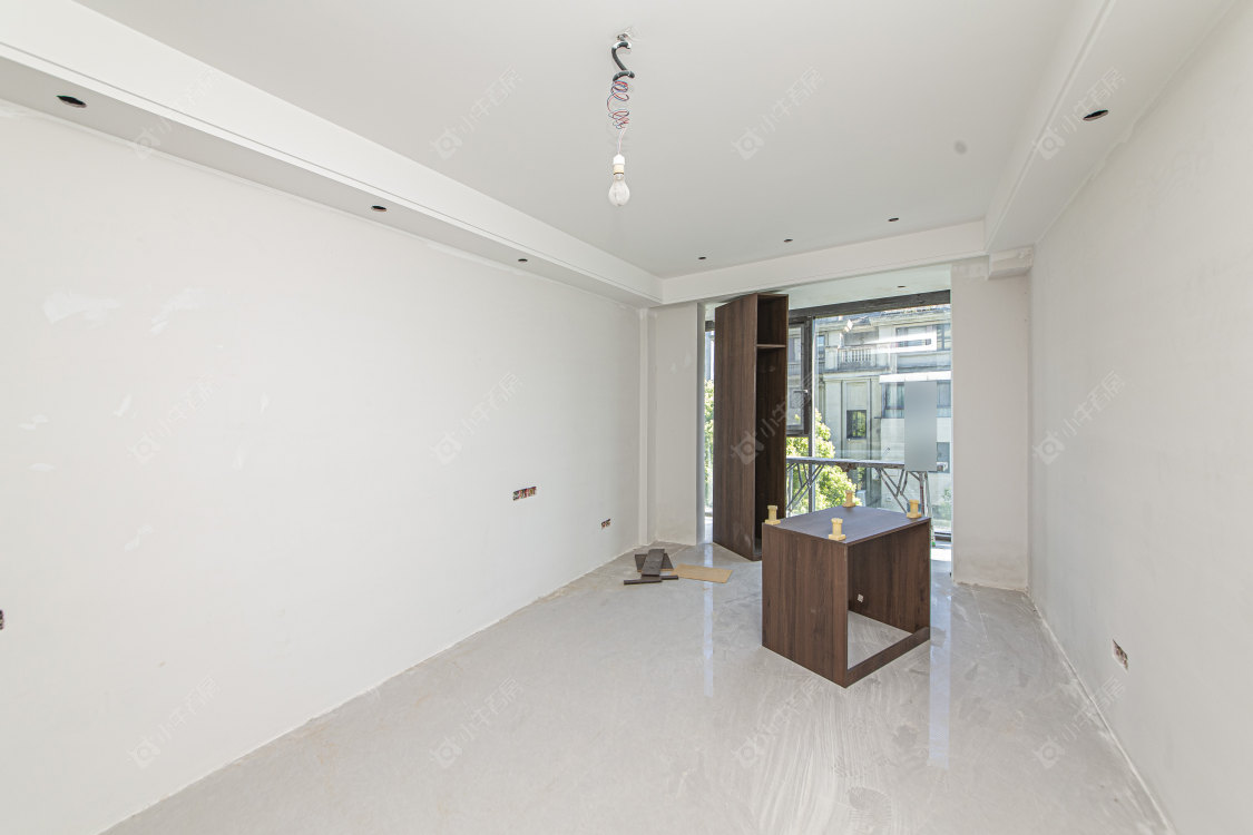 常州绿地香奈别墅区在售二手房源室内图_小牛看房