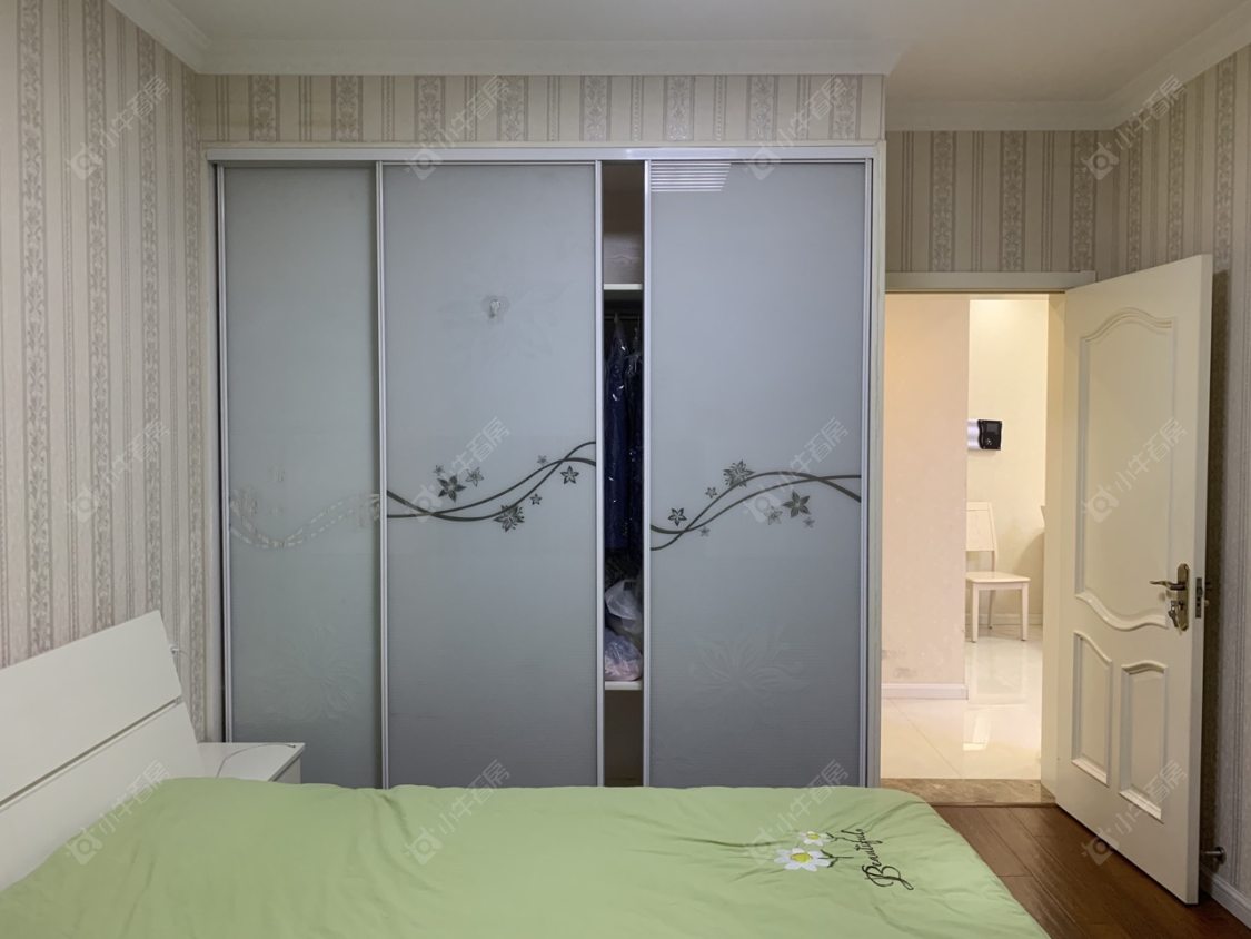 常州世茂香槟湖三期在租房源室内图_小牛看房