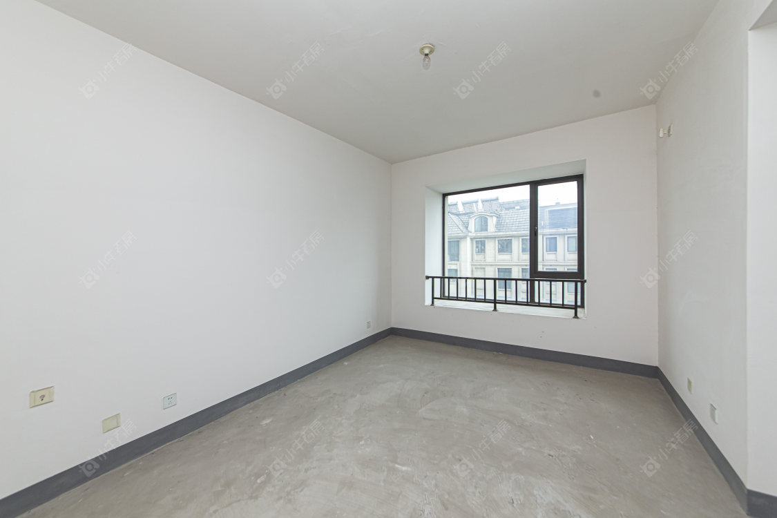 常州绿地香奈别墅区在售二手房源室内图_小牛看房