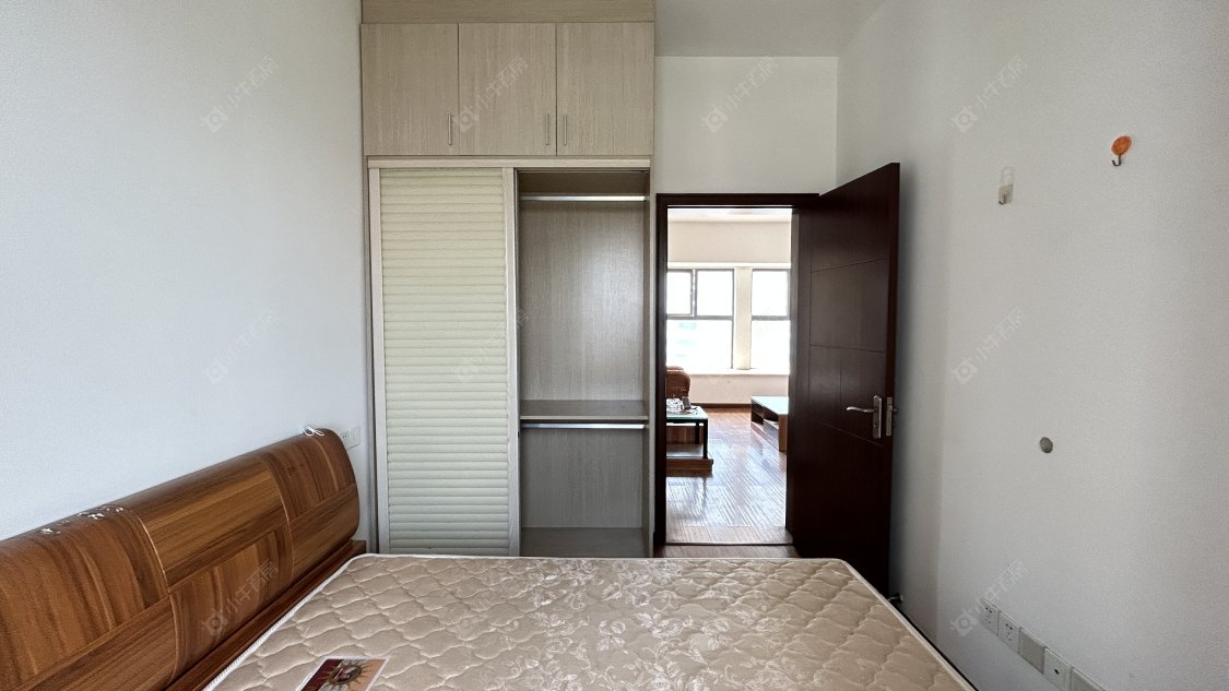 常州世茂香槟湖一期在租房源室内图_小牛看房