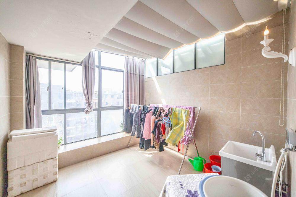 常州凤凰名城在售二手房源室内图_小牛看房