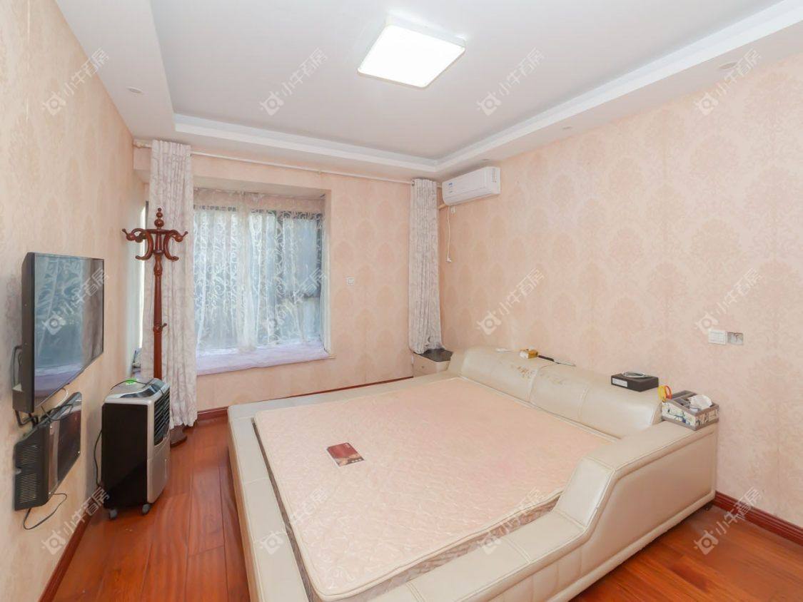 常州世茂香槟湖二期在租房源室内图_小牛看房