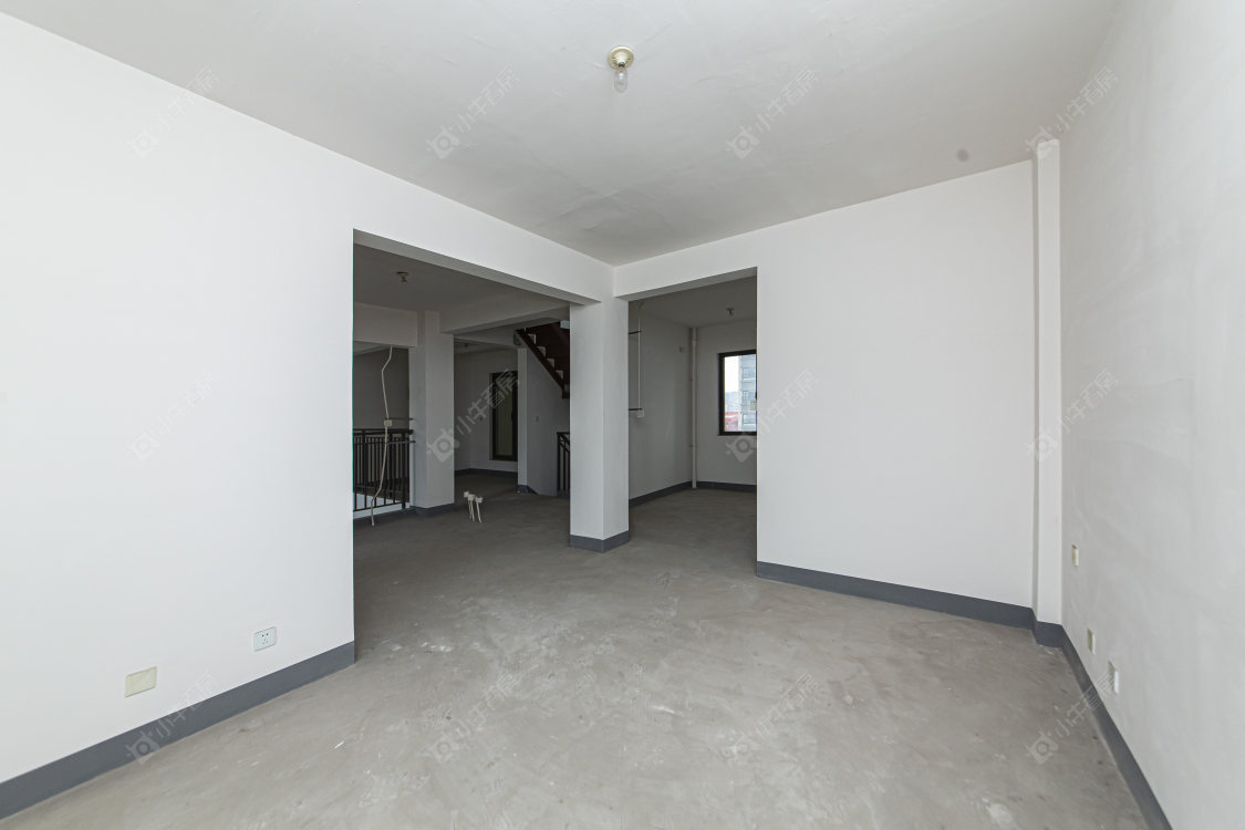 常州绿地香奈别墅区在售二手房源室内图_小牛看房