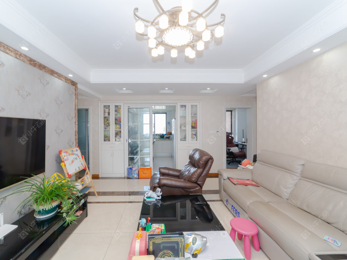 常州世茂香槟湖三期在售二手房源室内图_小牛看房