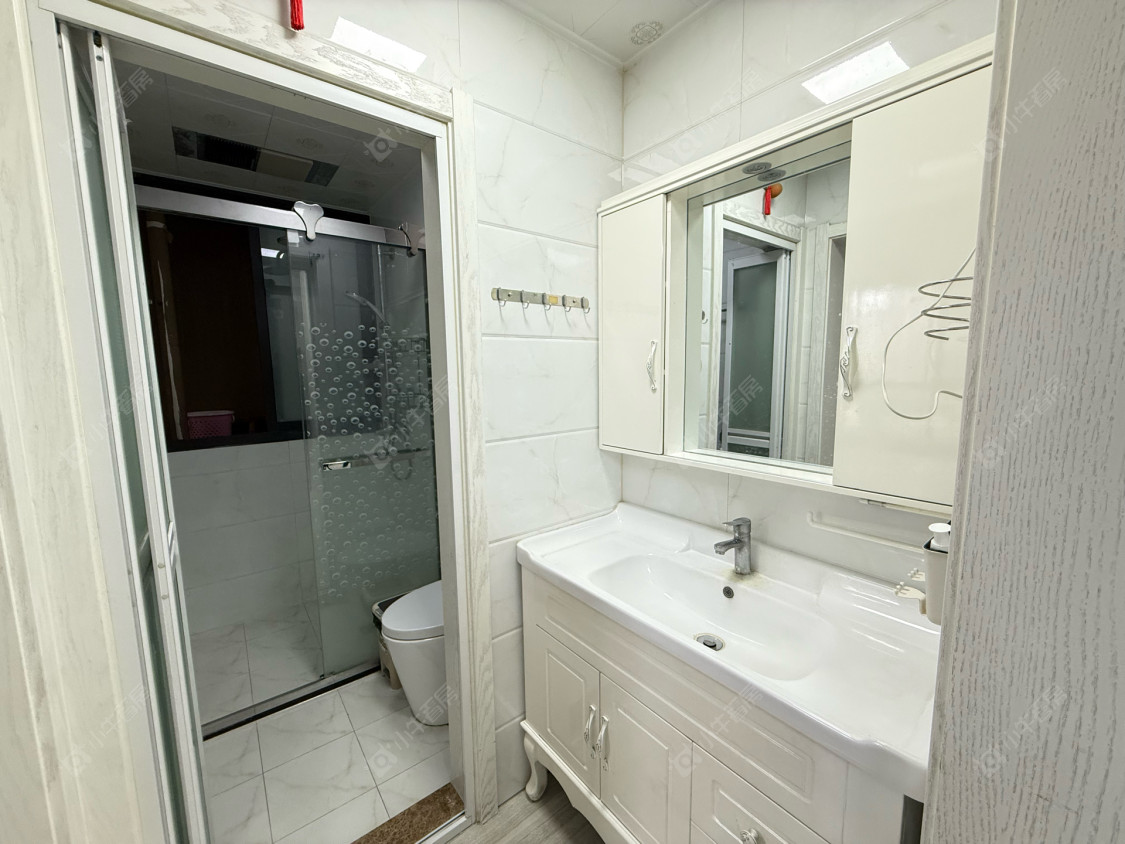 常州世茂香槟湖三期在租房源室内图_小牛看房