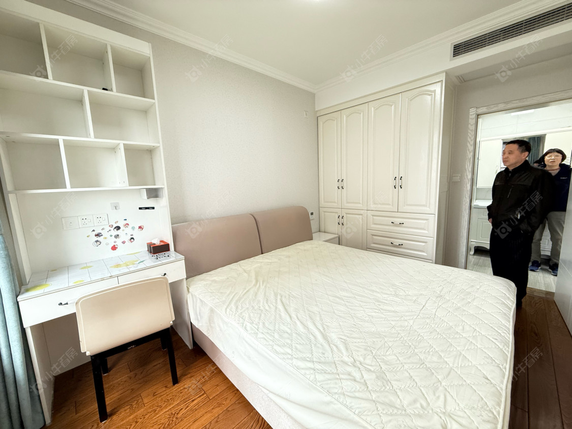 常州世茂香槟湖三期在租房源室内图_小牛看房