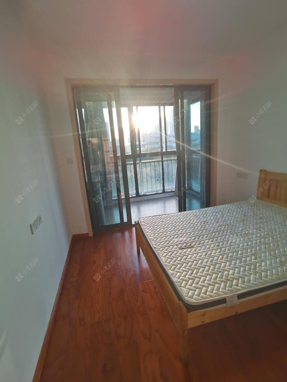 常州世茂香槟湖二期在租房源室内图_小牛看房