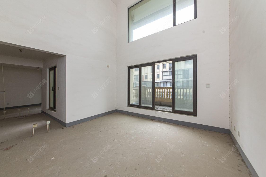 常州绿地香奈别墅区在售二手房源室内图_小牛看房