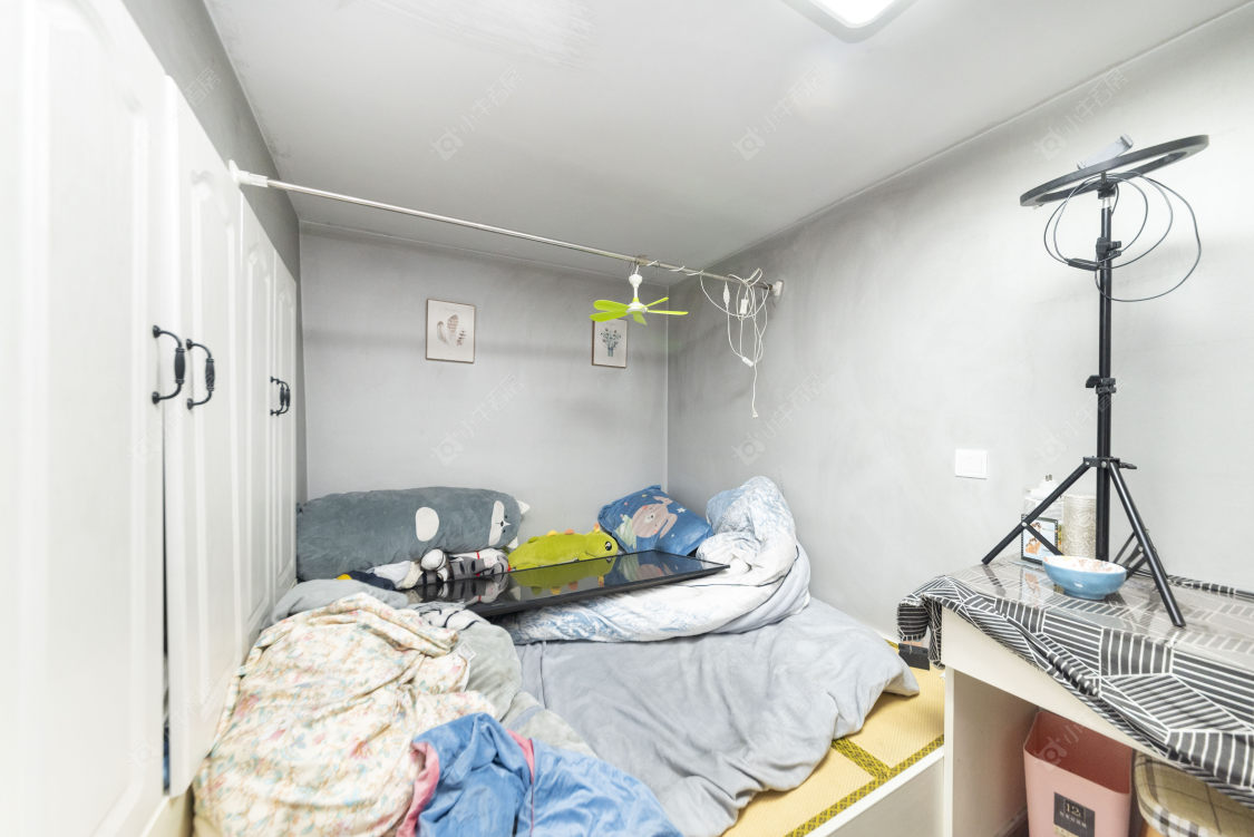 常州亚泰财富中心在售二手房源室内图_小牛看房