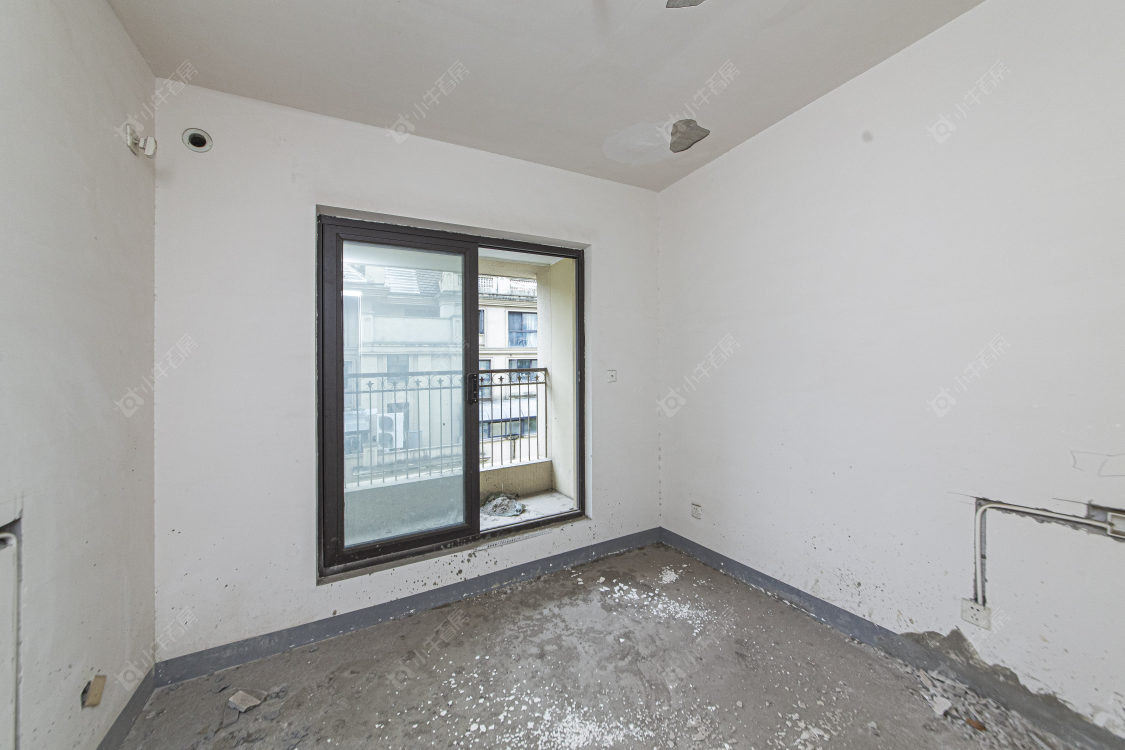 常州绿地香奈别墅区在售二手房源室内图_小牛看房