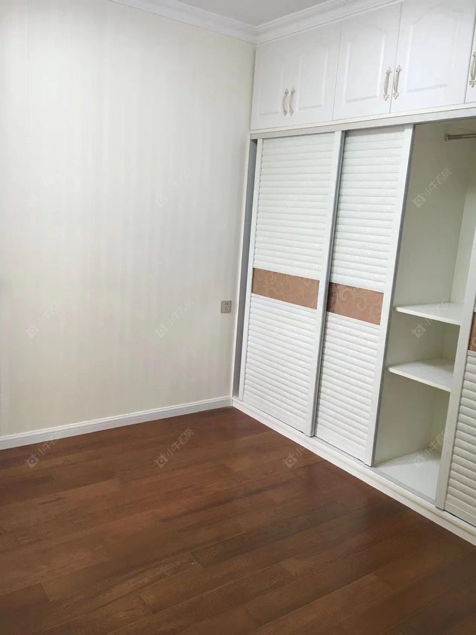 常州世茂香槟湖三期在租房源室内图_小牛看房