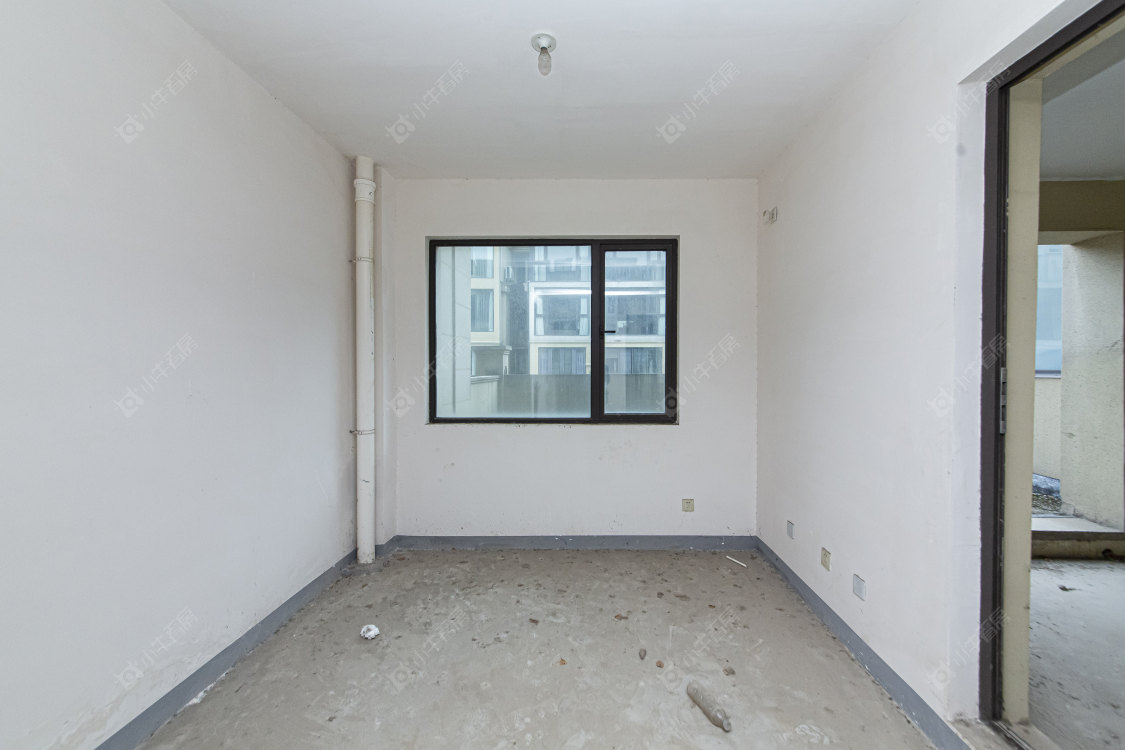 常州绿地香奈别墅区在售二手房源室内图_小牛看房